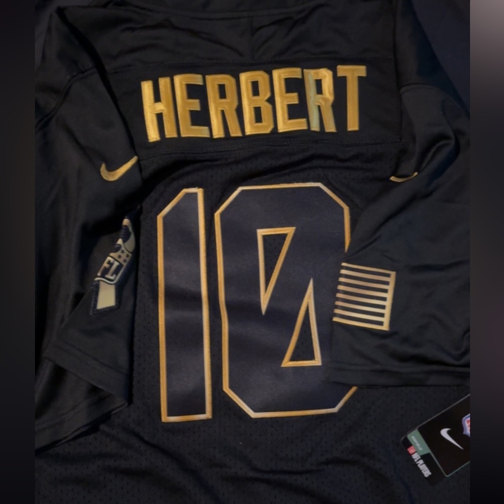 Justin Herbert #10 jersey